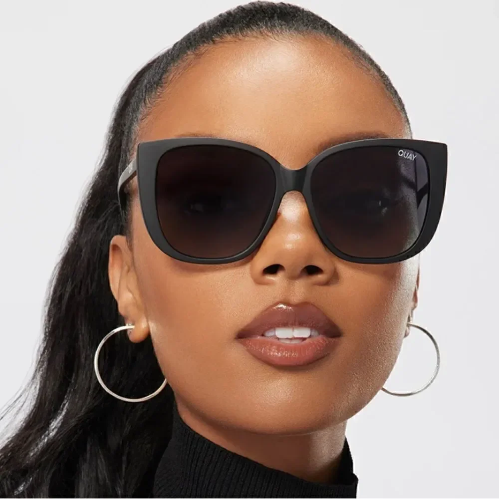 Quay Ever After Frame Matte Black / Lens Smoke Fade 125 NWT  $90